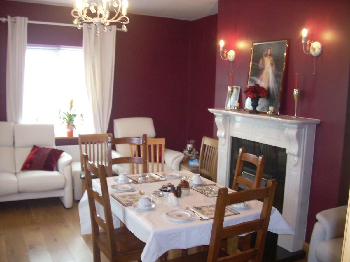 Bed and Breakfast Golden Rose House Нок Екстер'єр фото